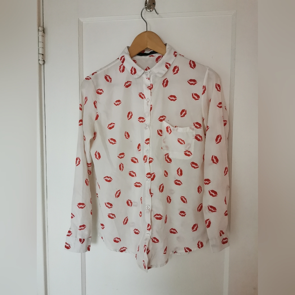 CBRL button up kiss mark long sleeve shirt women's Medium